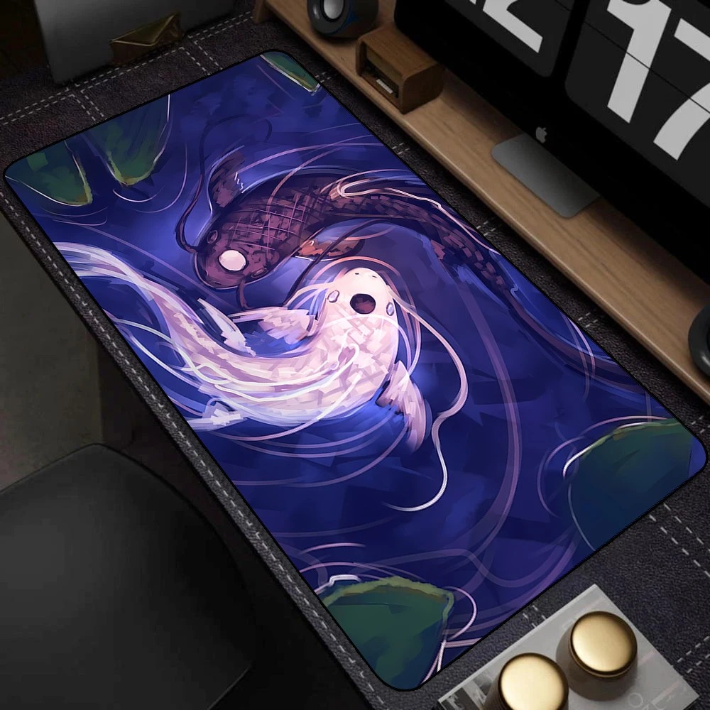 Black White Japanese Koi Fish  - Desk Setup Black And White reseña y precio