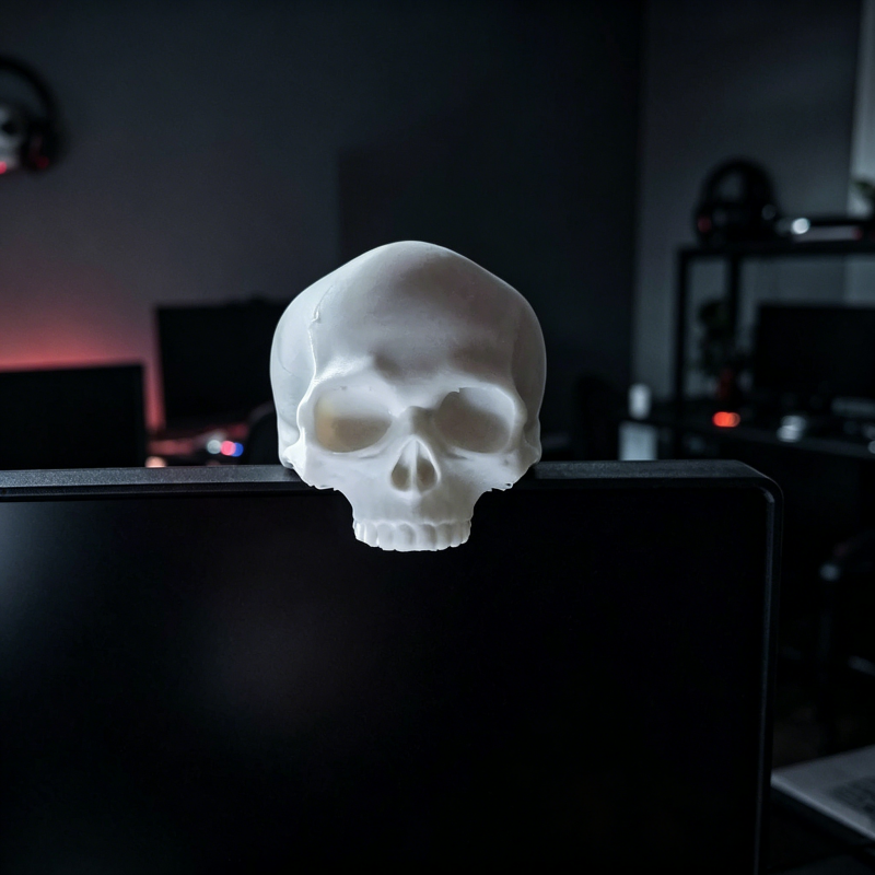 Skull Monitor Ornament, Gothic - Desk Setup Black And White reseña y precio