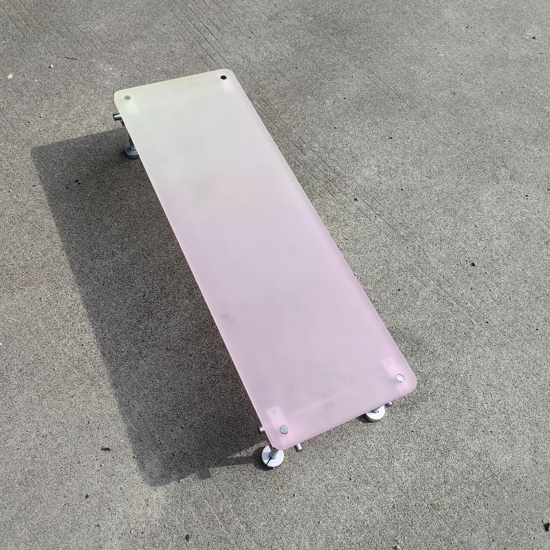 ‌Aesthetic Pink Gradient Acryl - Desk Setup With Laptop And Monitor reseña y precio