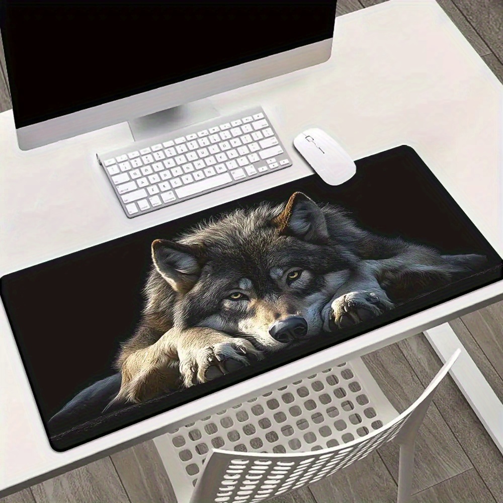 Wild Grey Wolf on Black Backgr - Desk Setup Background reseña y precio